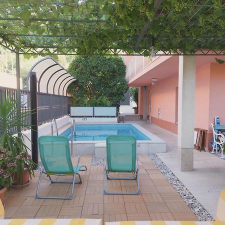 Poolside Paradise - A Hidden Gem In Сплит Екстериор снимка